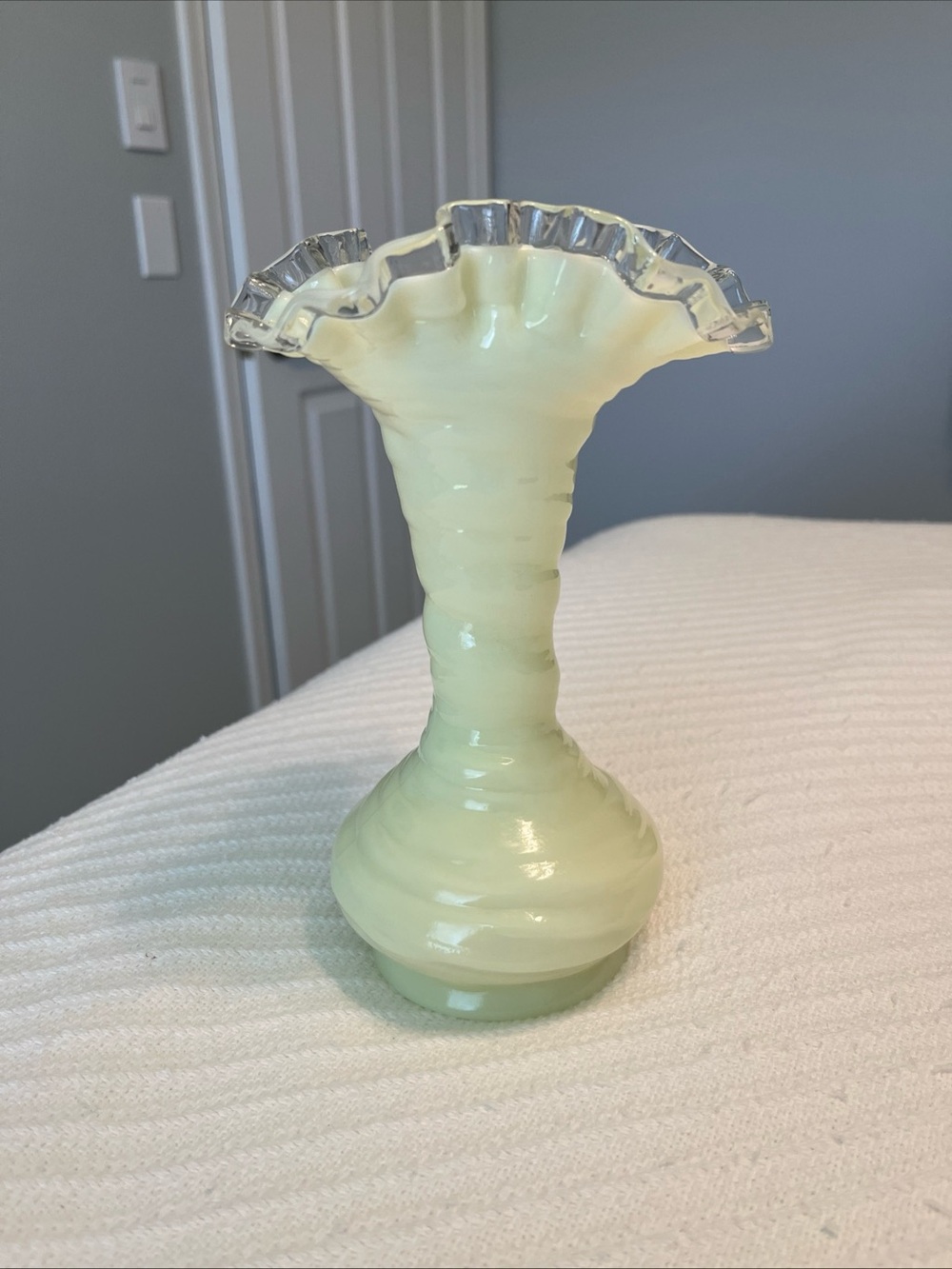 Fenton Swirl Custard Uranium Ruffled Top Glass Vase